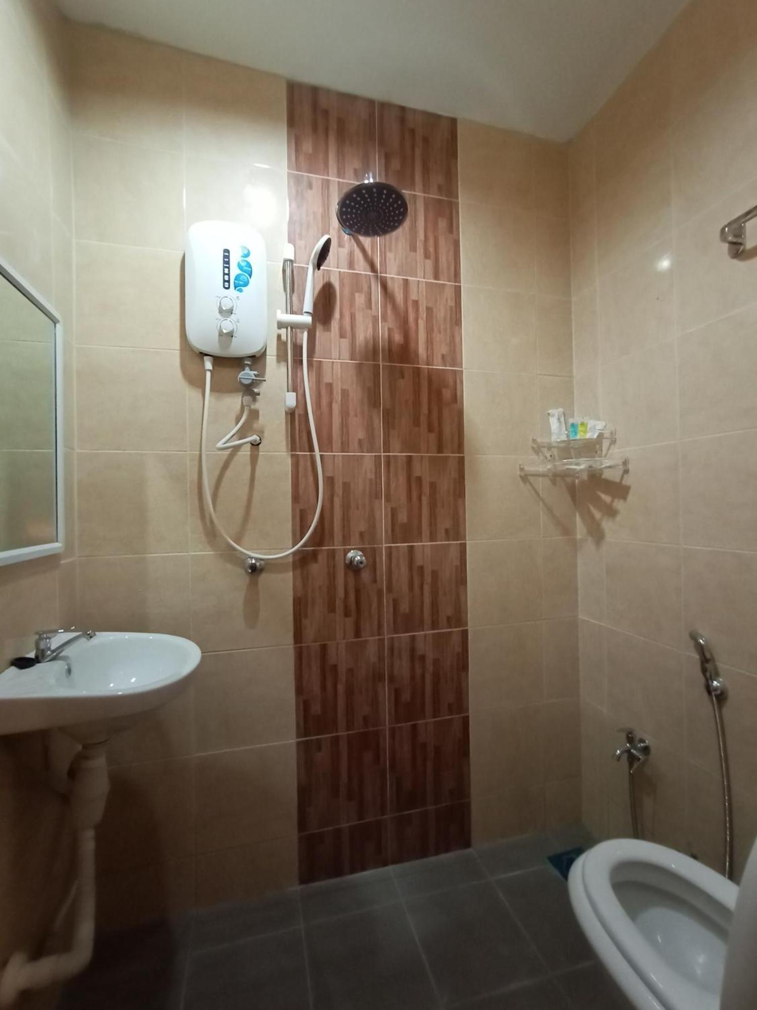 Dane & Shue Hotel Kok Lanas Kampong Kok Lanas Bagian luar foto